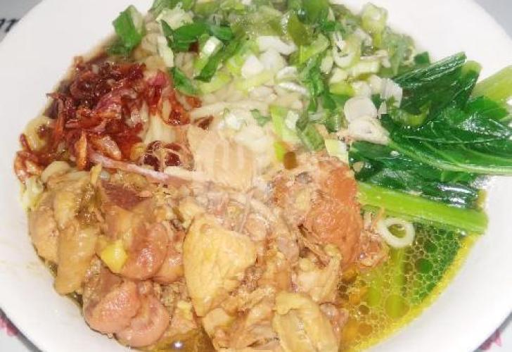 Mie Ayam Ragil: Kenikmatan Sederhana di Jantung Maos